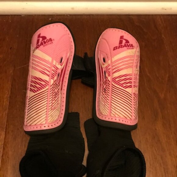 Brava Rainbow Soccer Cleats Size 10 and Pink Shinguards Bundle - Picture 6 of 8